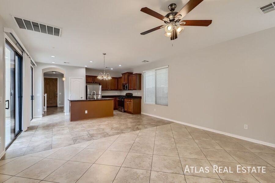 14551 W Port Royale Ln - Photo 4 of 16