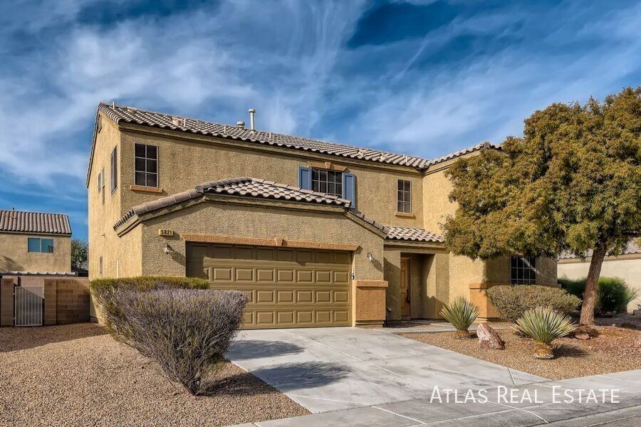 5821 Alisa Roberts St - Photo 2 of 33