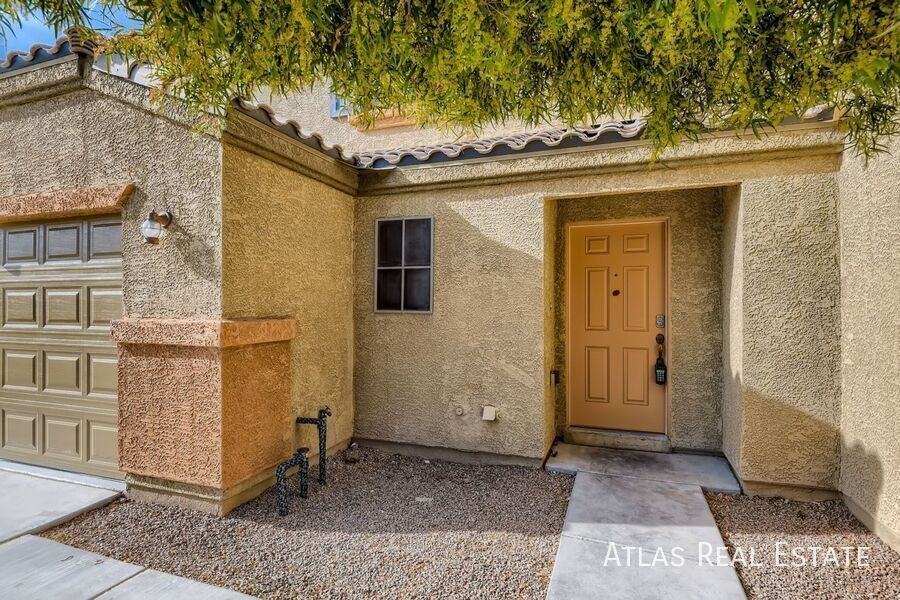 5821 Alisa Roberts St - Photo 3 of 33