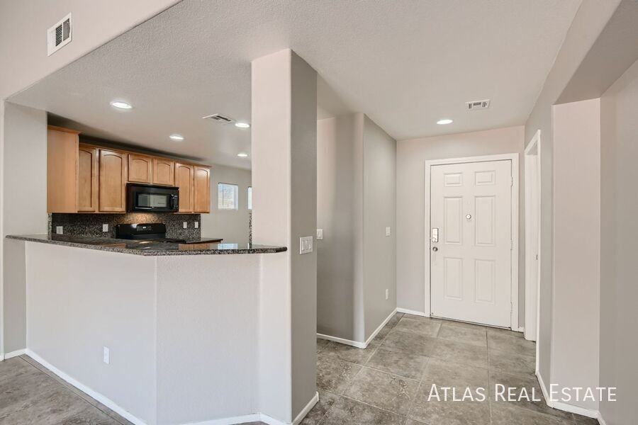 5821 Alisa Roberts St - Photo 4 of 33