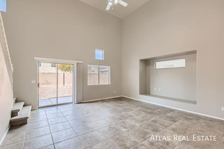 5821 Alisa Roberts St - Photo 5 of 33