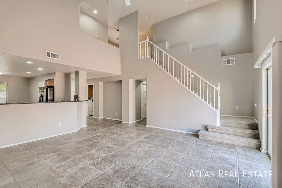 5821 Alisa Roberts St - Photo 6 of 33