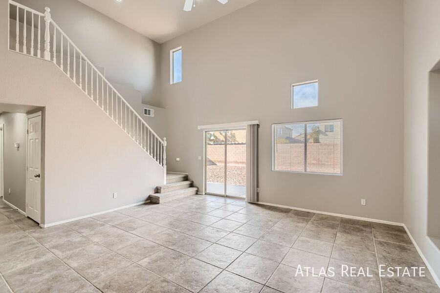 5821 Alisa Roberts St - Photo 7 of 33