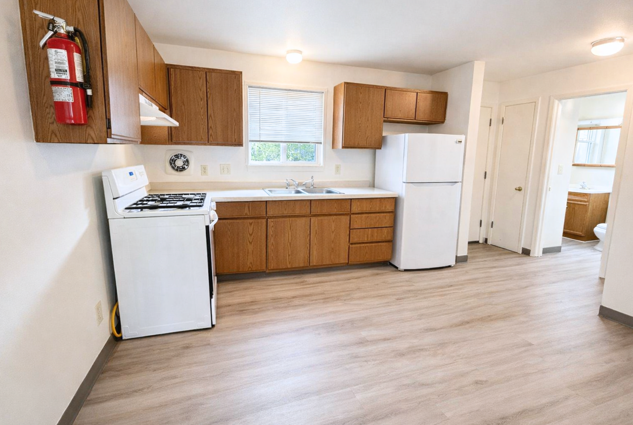 836 Lois Ct #836 - Photo 2 of 12