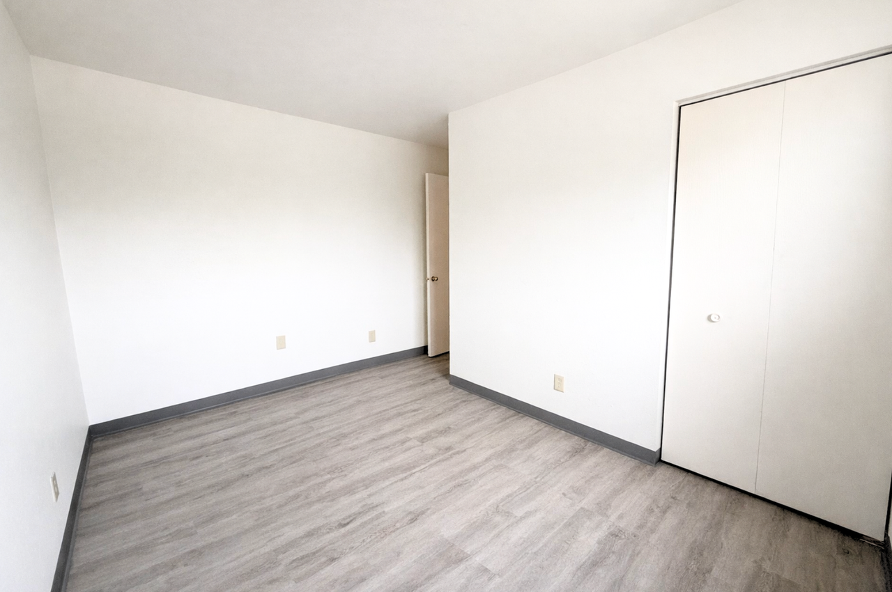 836 Lois Ct #836 - Photo 5 of 12