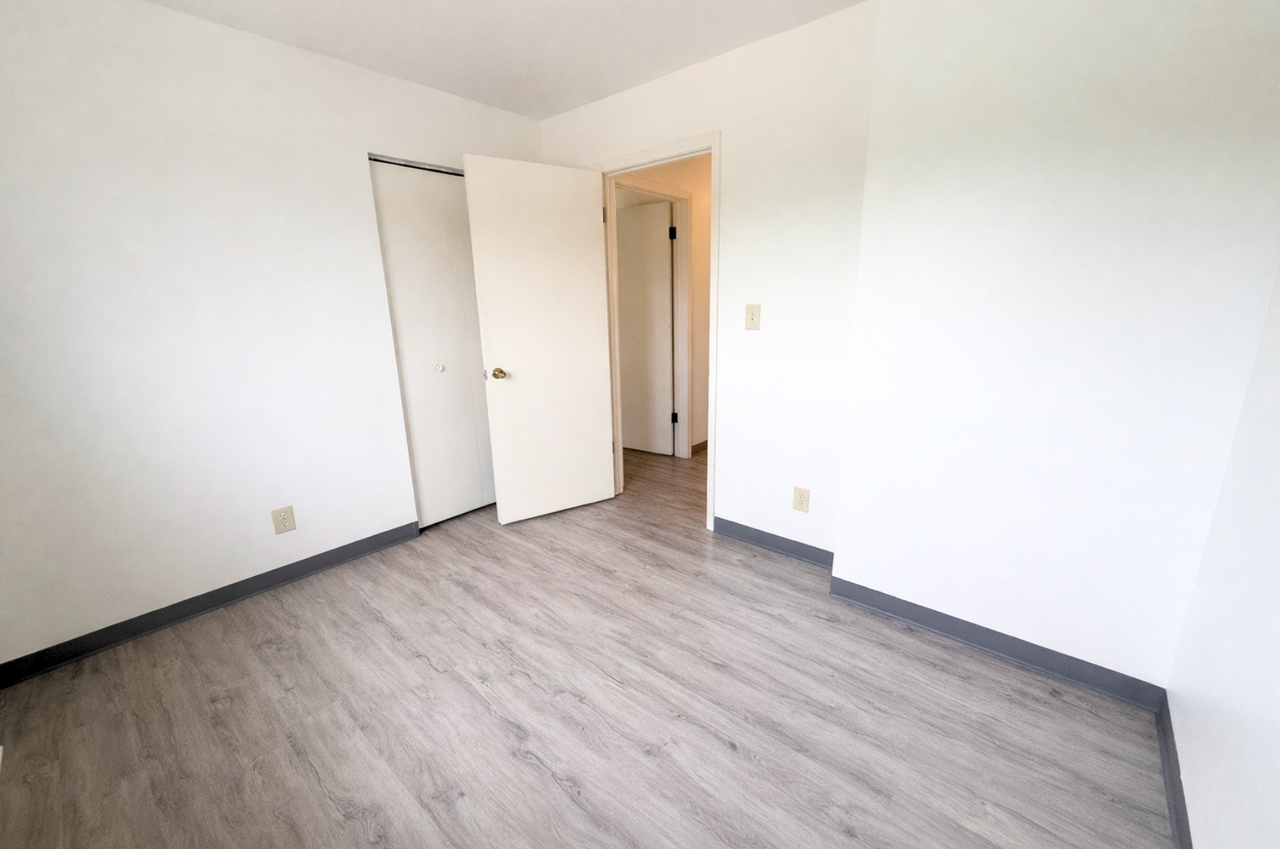 836 Lois Ct #836 - Photo 6 of 12