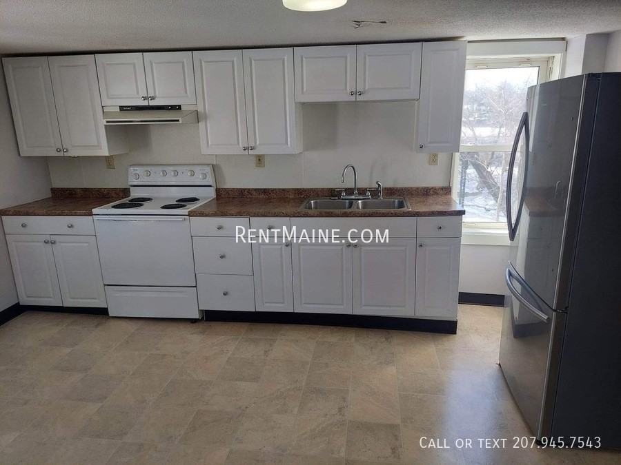 13 Front St #3 - Photo 2 of 9