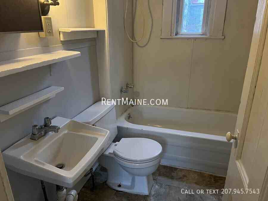 439 4th St #3 - Photo 6 of 8
