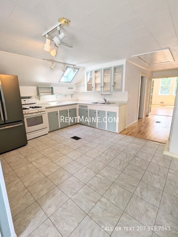 54 Penobscot St #1 - Photo 7 of 36