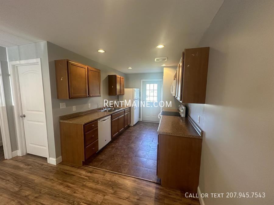 33 Basketball Ct - Photo 3 of 23