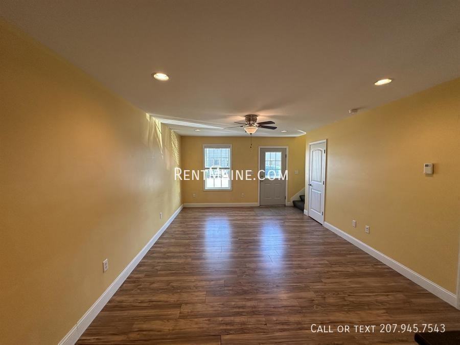 11 Basketball Ct - Photo 4 of 22