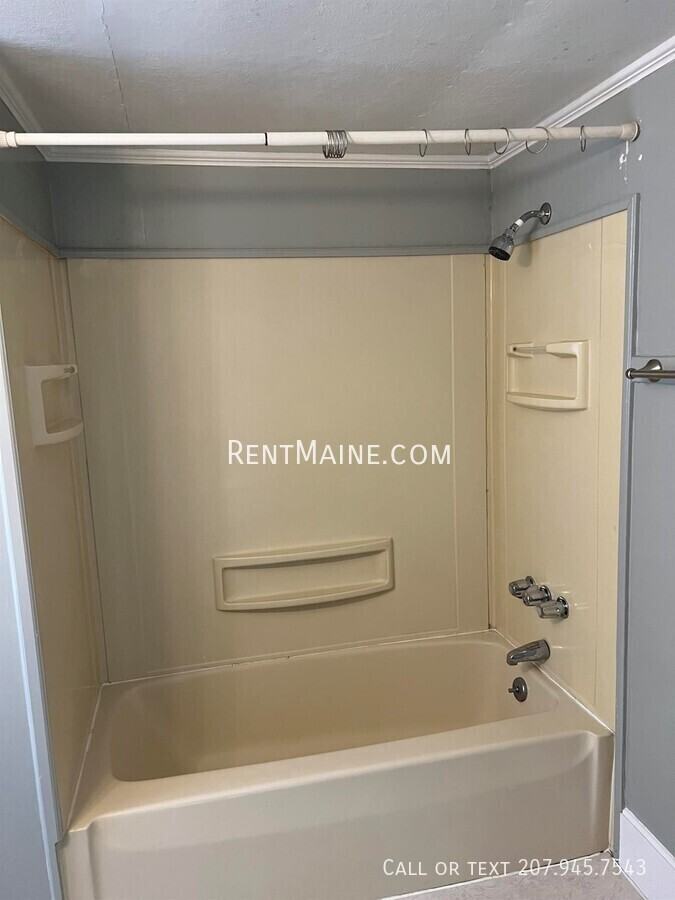232 Center St #3 - Photo 7 of 9