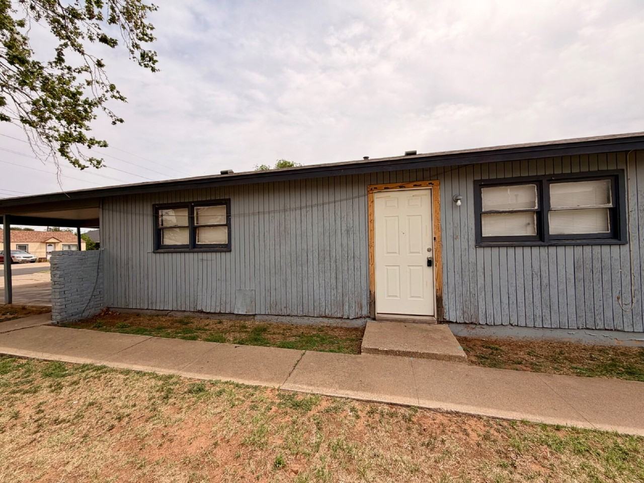 529 LZ 529 42nd Street A - Photo 2 of 9