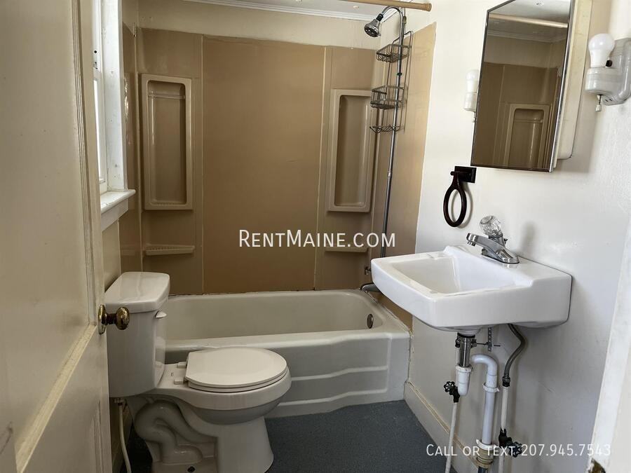 200 Center St #3 - Photo 6 of 13