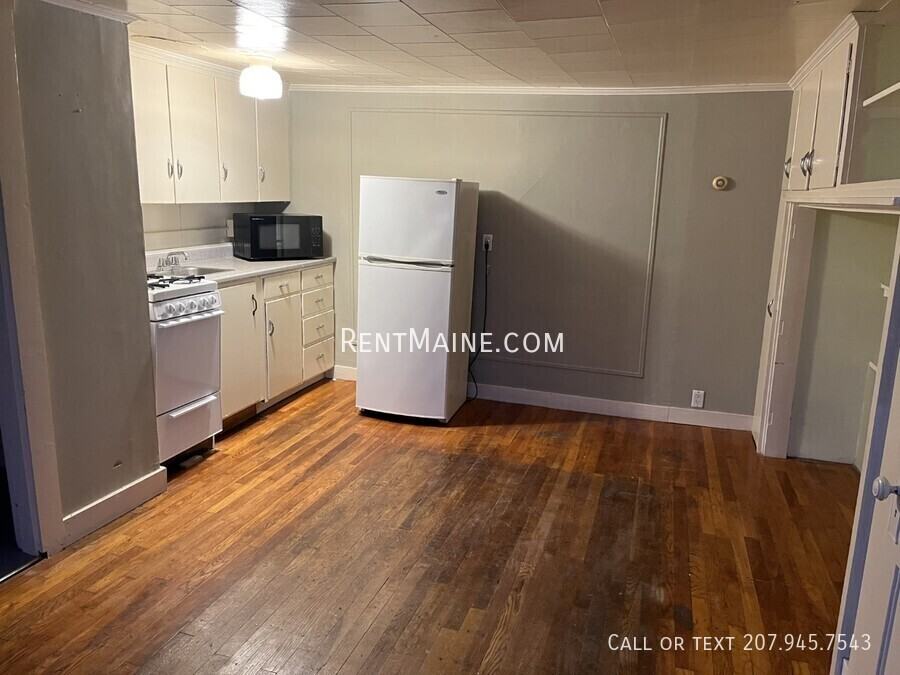 200 Center St #3 - Photo 7 of 13
