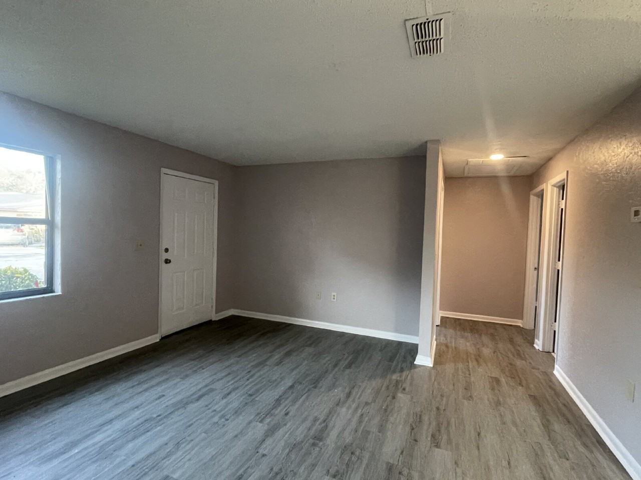 493 Las Palmas Cir - Photo 2 of 8