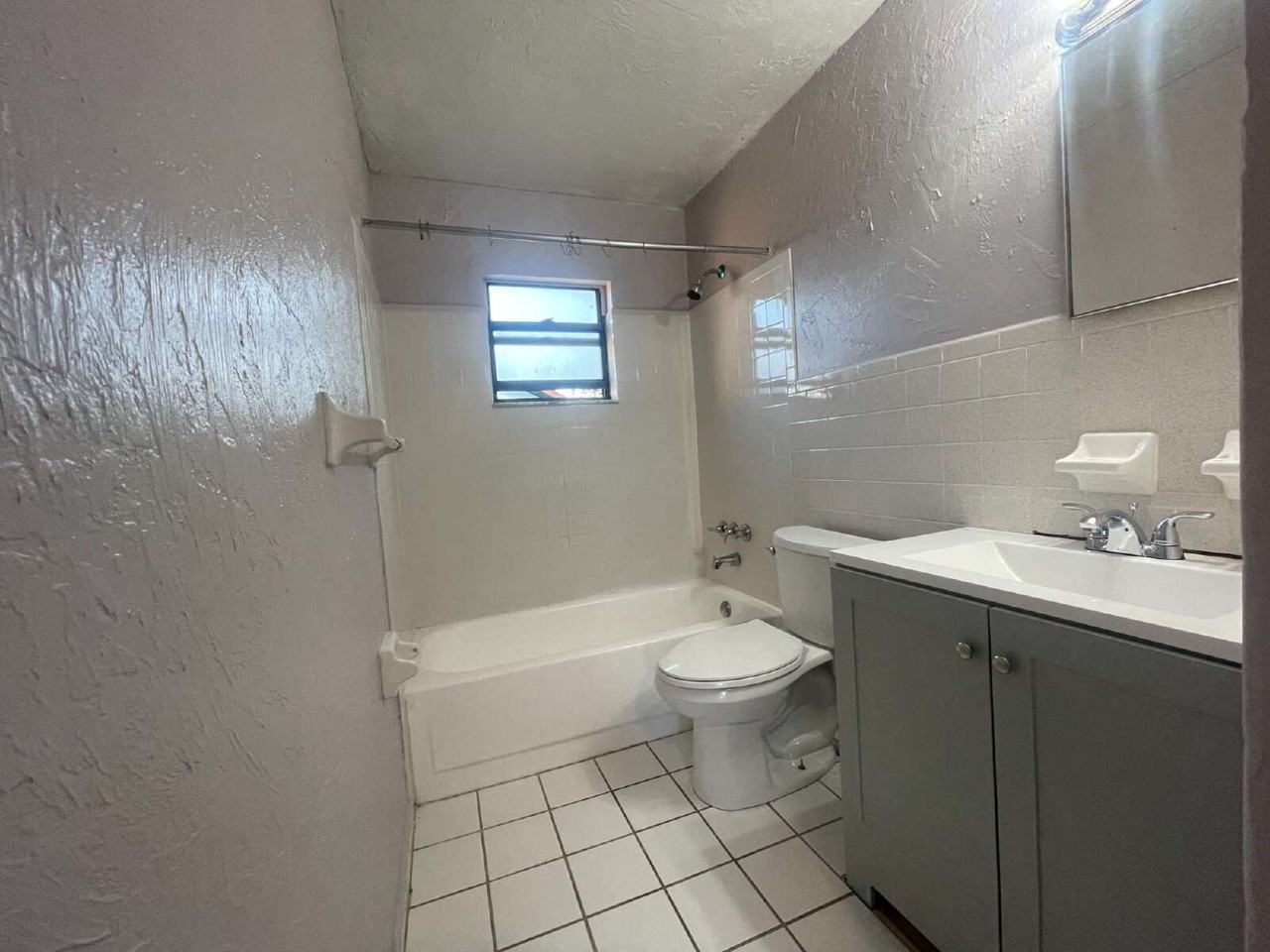 493 Las Palmas Cir - Photo 5 of 8