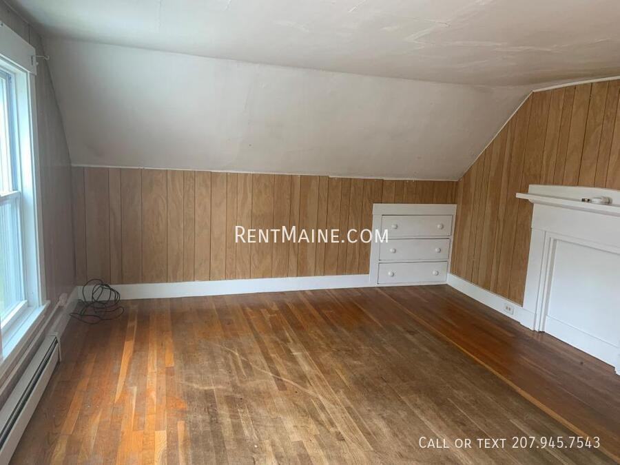 198 Center St #4 - Photo 6 of 9