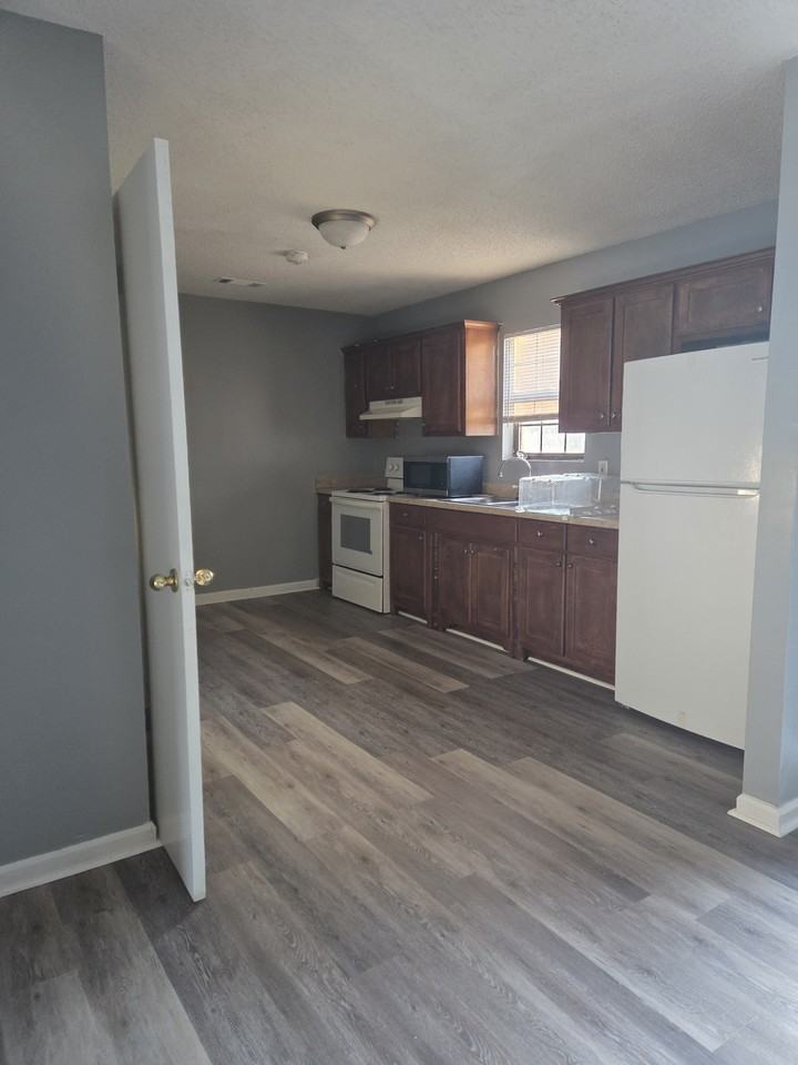 4718 Oglethorpe Highway Unit #B - Photo 7 of 10