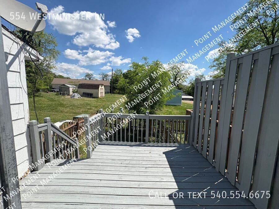 554 Westminister Ln - Photo 3 of 13