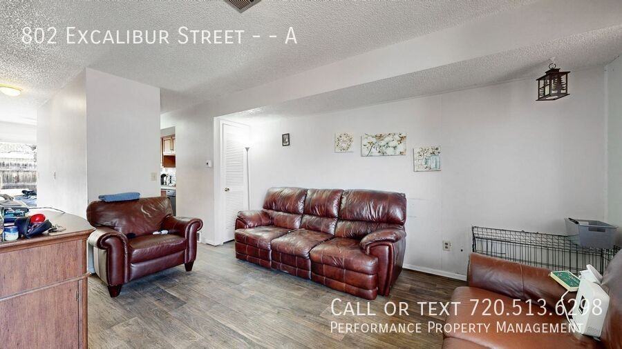802 Excalibur St #A - Photo 4 of 14