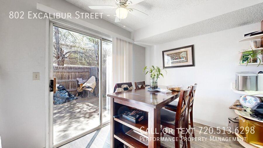 802 Excalibur St #A - Photo 6 of 14