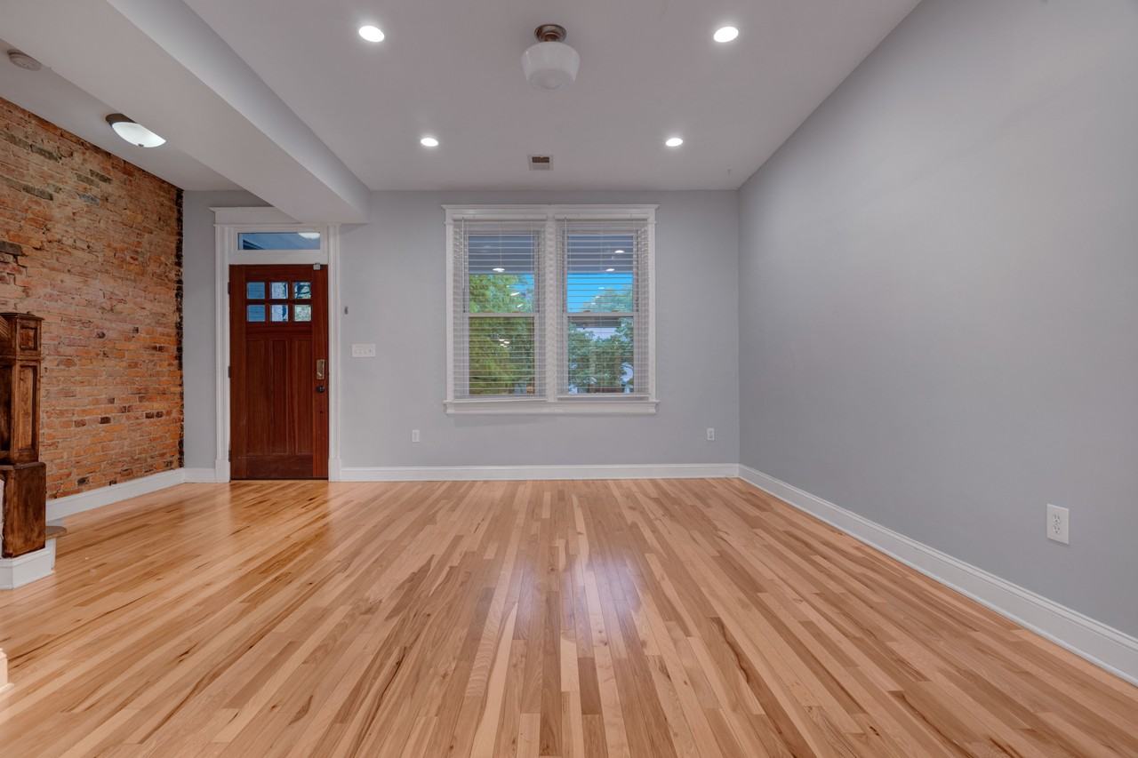 1112 4th St Ne - Photo 4 of 24