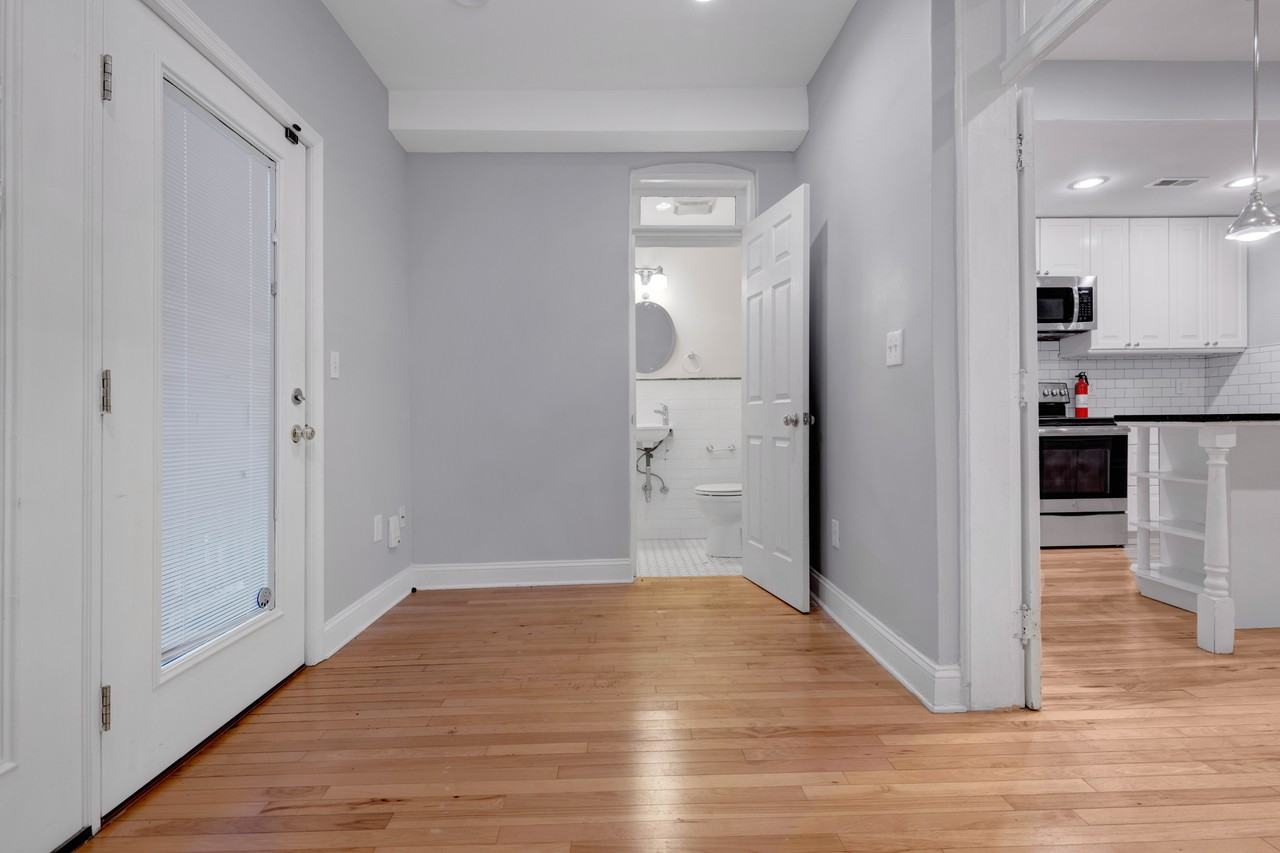 1112 4th St Ne - Photo 7 of 24