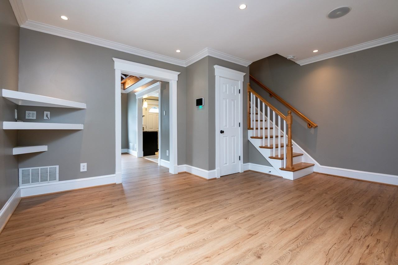 5042 8th St Ne - Photo 2 of 25