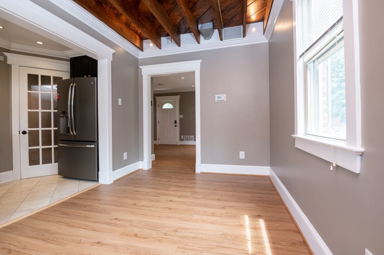 5042 8th St Ne - Photo 5 of 25