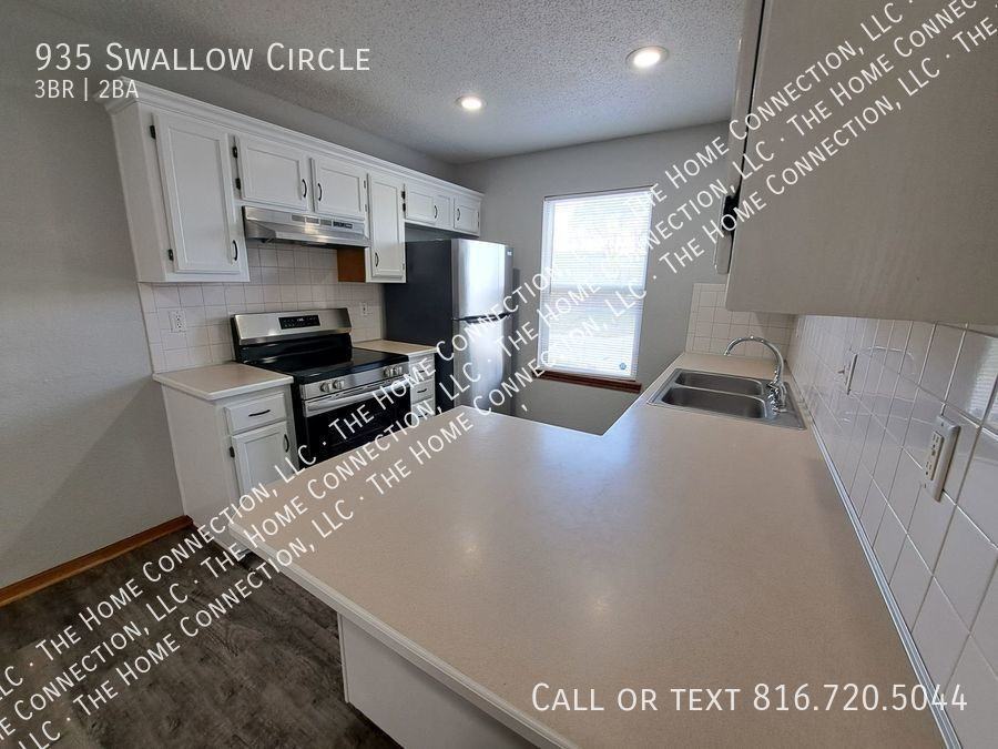 935 Swallow Cir - Photo 6 of 14