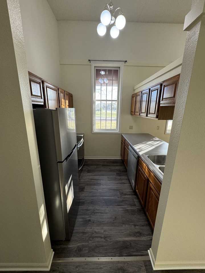 Pioneer Point Apartments - Photo 3 of 22