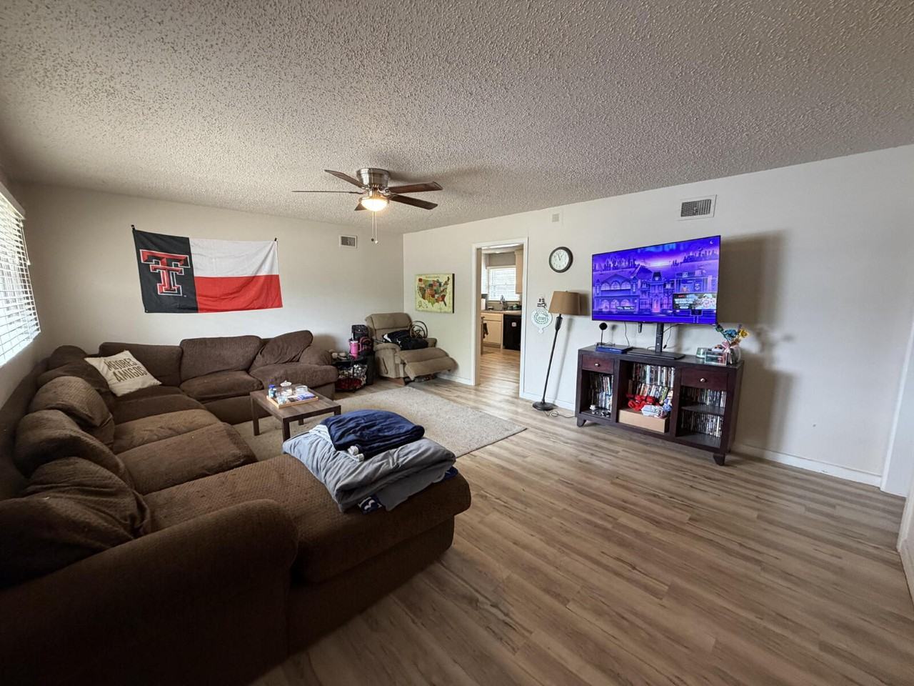 4212 40th St - Photo 2 of 12