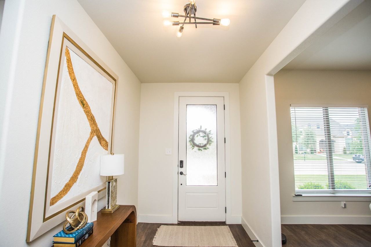 12009 Upton Ave - Photo 5 of 42