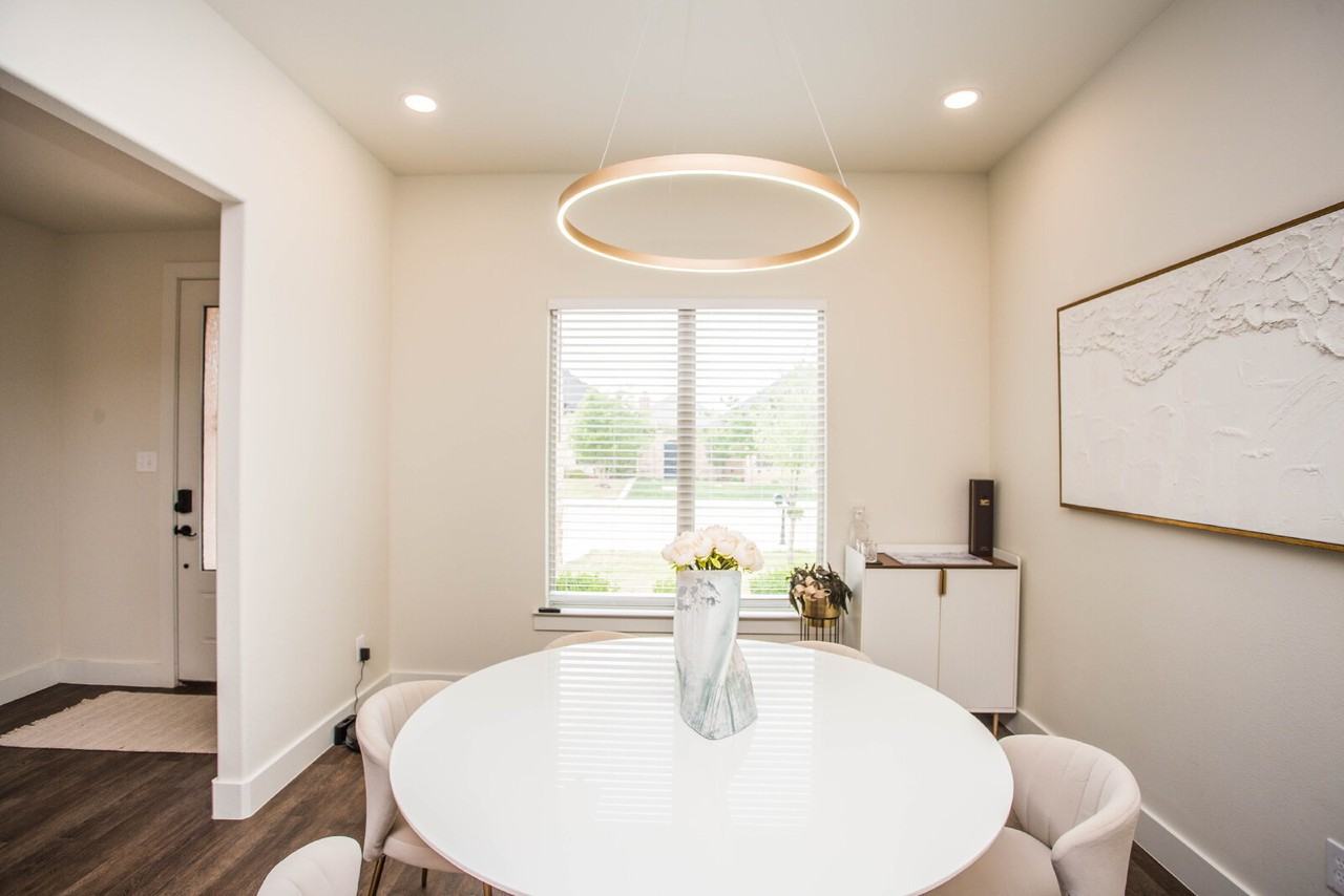 12009 Upton Ave - Photo 7 of 42