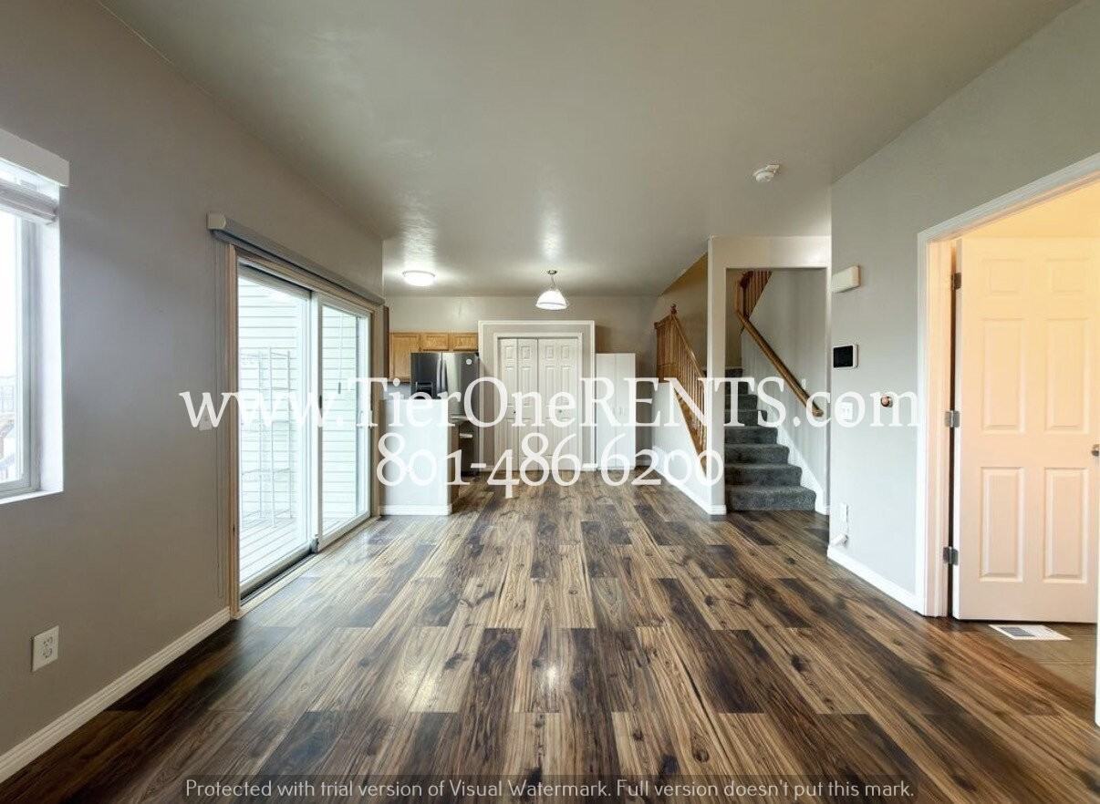 2001 W 2175 N - Photo 2 of 18