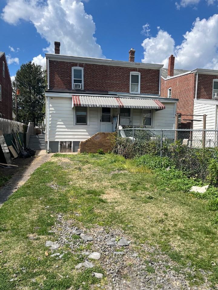 843 Pennsylvania Ave - Photo 3 of 3