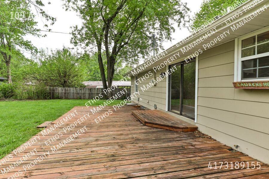 109 S Allen Ave - Photo 4 of 15