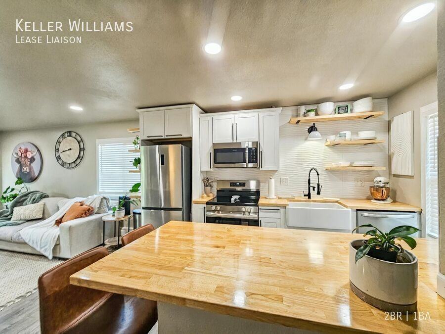 4205 N Carefree Cir #B - Photo 3 of 14