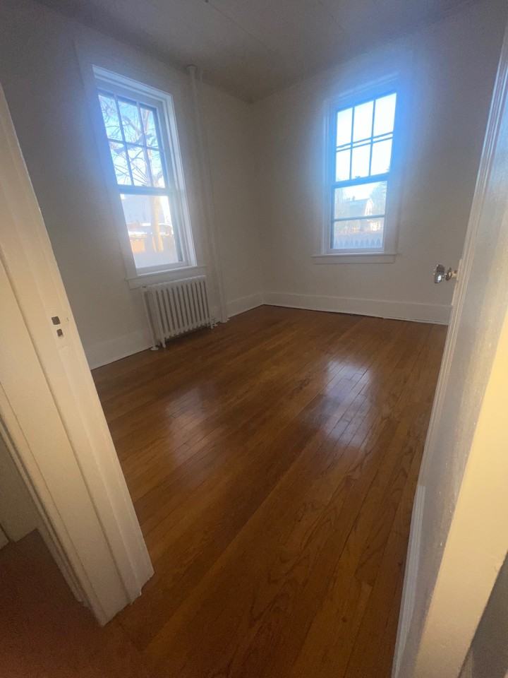 39 Jeanette St. Unit 4 - Photo 5 of 17