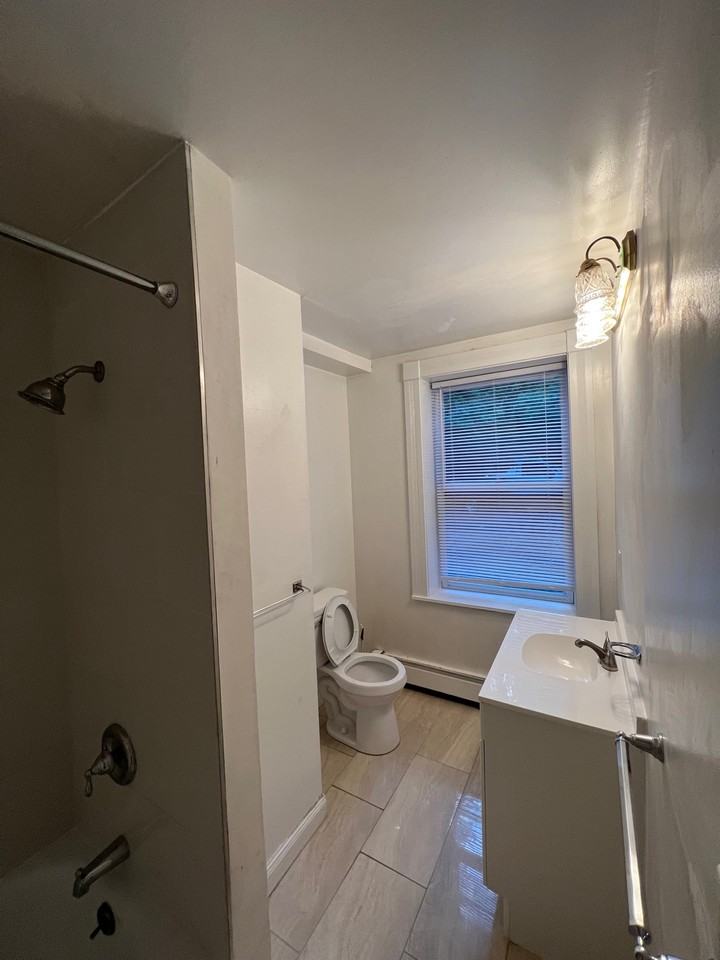 200 N. Pearl St. Unit 2 - Photo 6 of 20