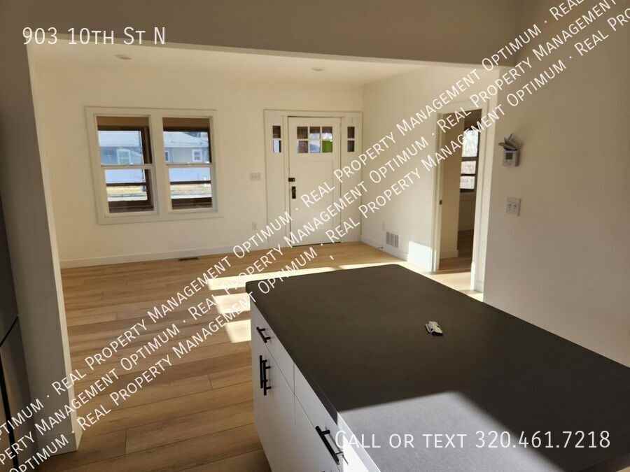 903 10th St N - Photo 5 of 18