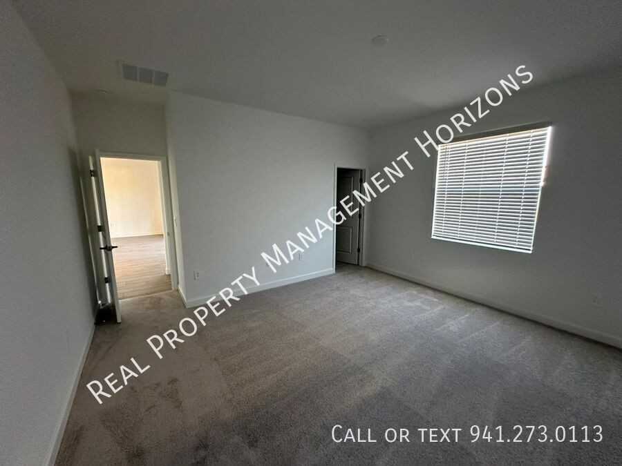 14964 Serene Shores Loop - Photo 4 of 33