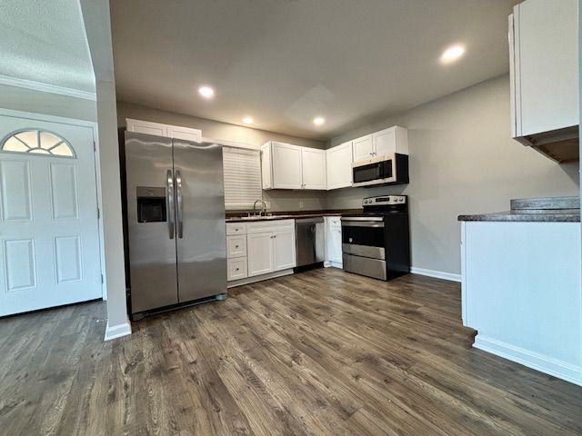 1614 Cypress Dr #12 - Photo 2 of 15