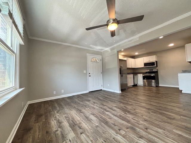 1614 Cypress Dr #12 - Photo 5 of 15