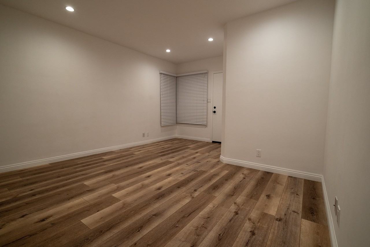 4272 Elenda St - Photo 5 of 16