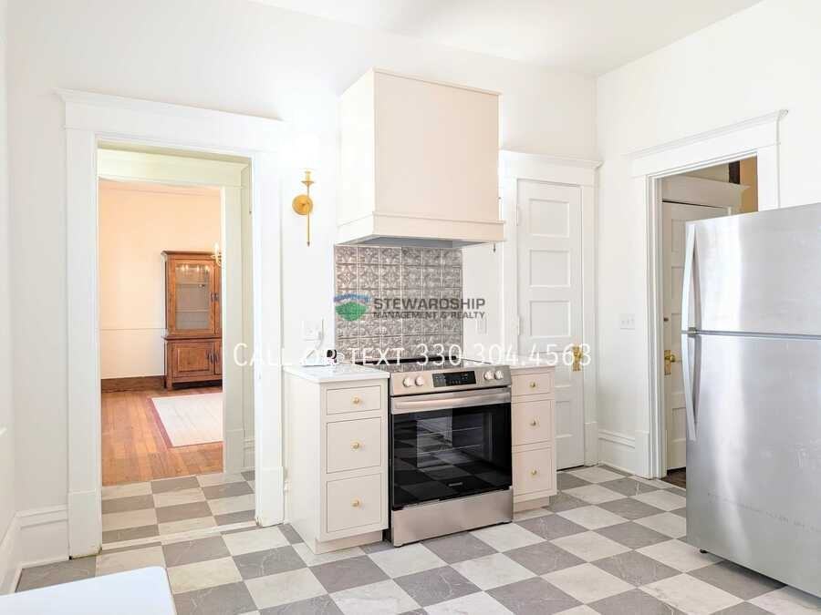 724 Beall Ave - Photo 2 of 33