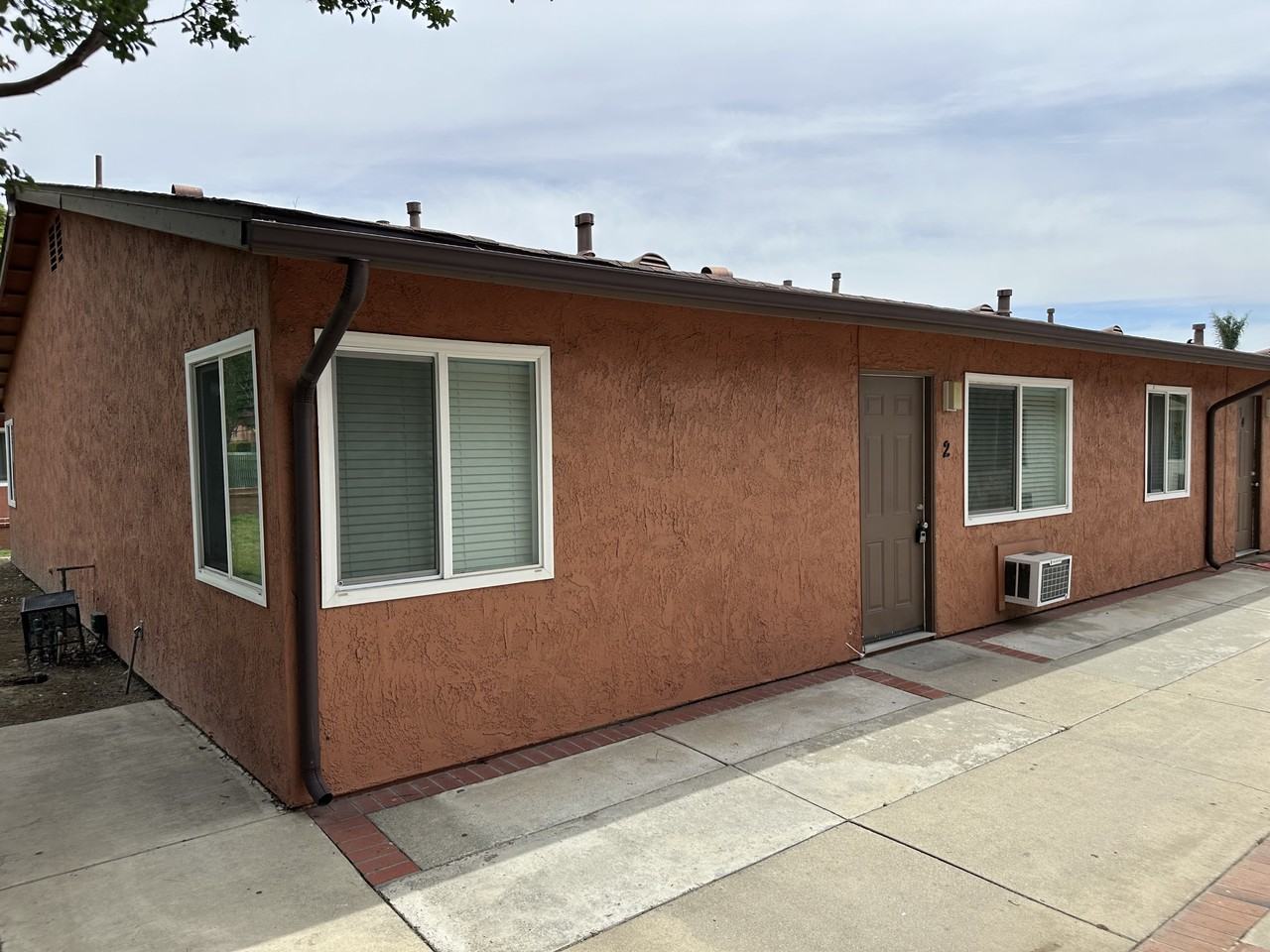1333 W. Stoneridge Court - Photo 2 of 13