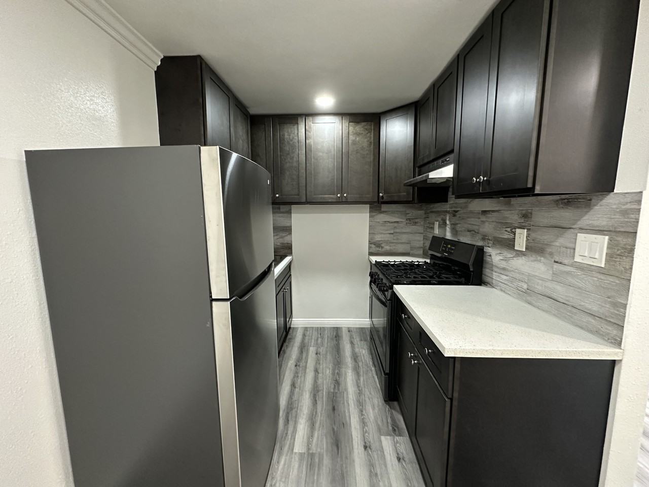 1333 W. Stoneridge Court - Photo 6 of 13