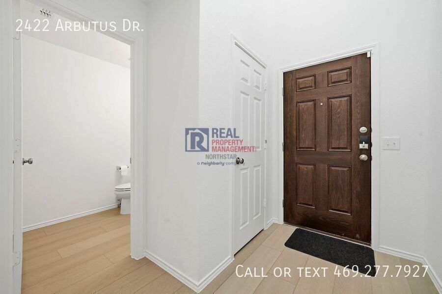 2422 Arbutus Dr - Photo 3 of 30